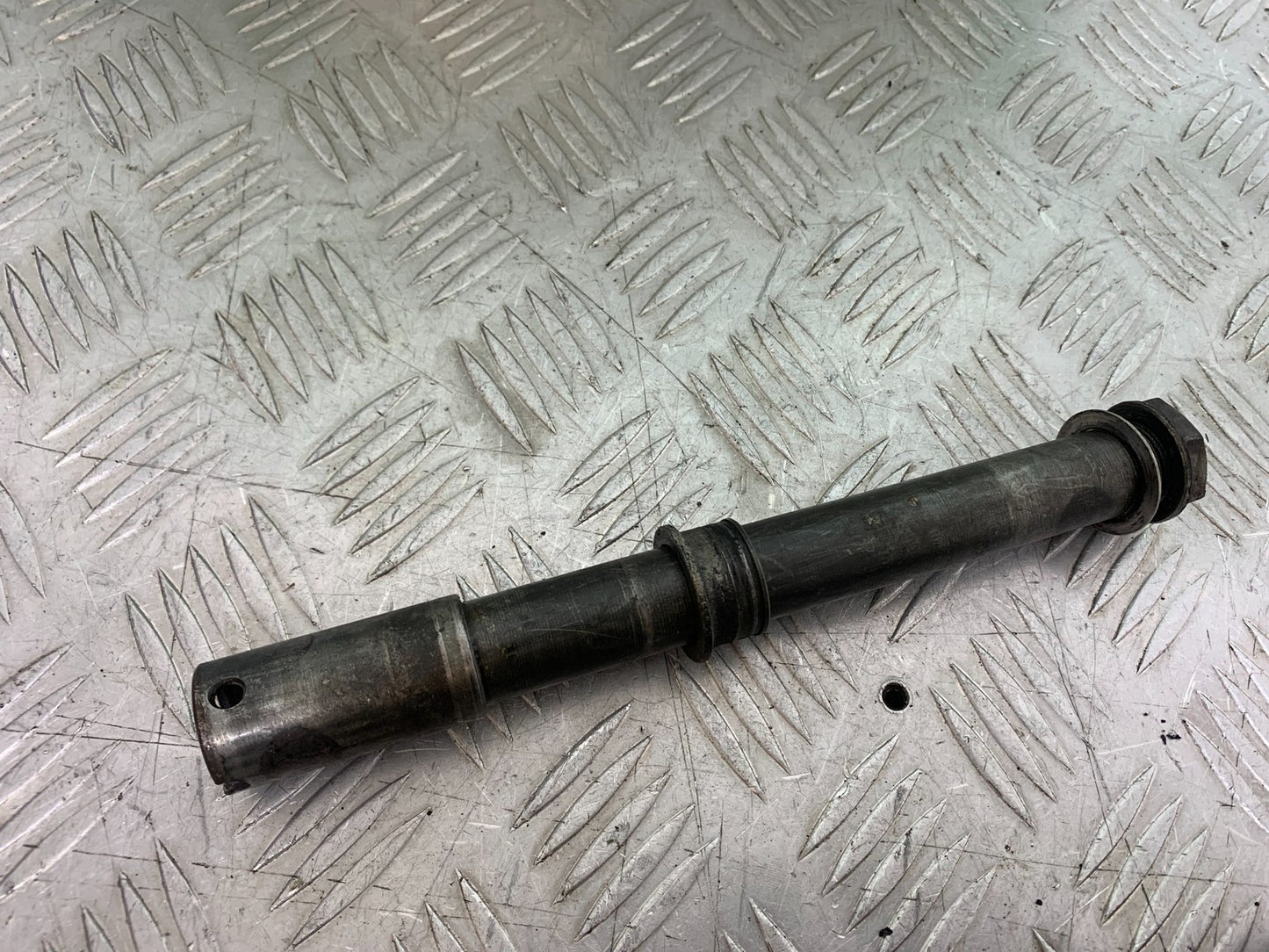 APRILIA RSV1000 RSV 1000 MILLE FRONT WHEEL SPINDLE   1998- 2003 (CMB1184)