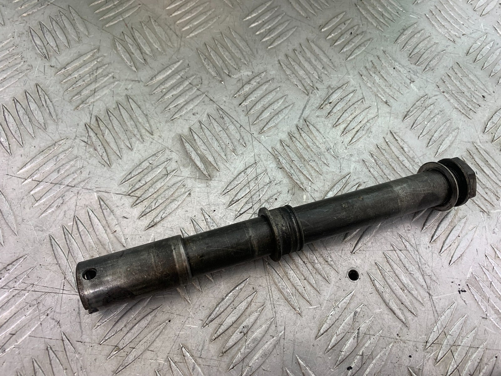 APRILIA RSV1000 RSV 1000 MILLE FRONT WHEEL SPINDLE   1998- 2003 (CMB1184)