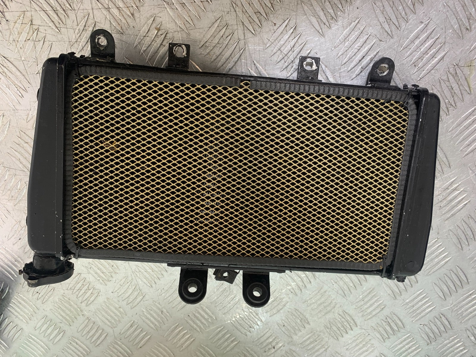TRIUMPH 1050 SPEED TRIPLE RADIATOR YEAR 2005-2007 (CMB1322)