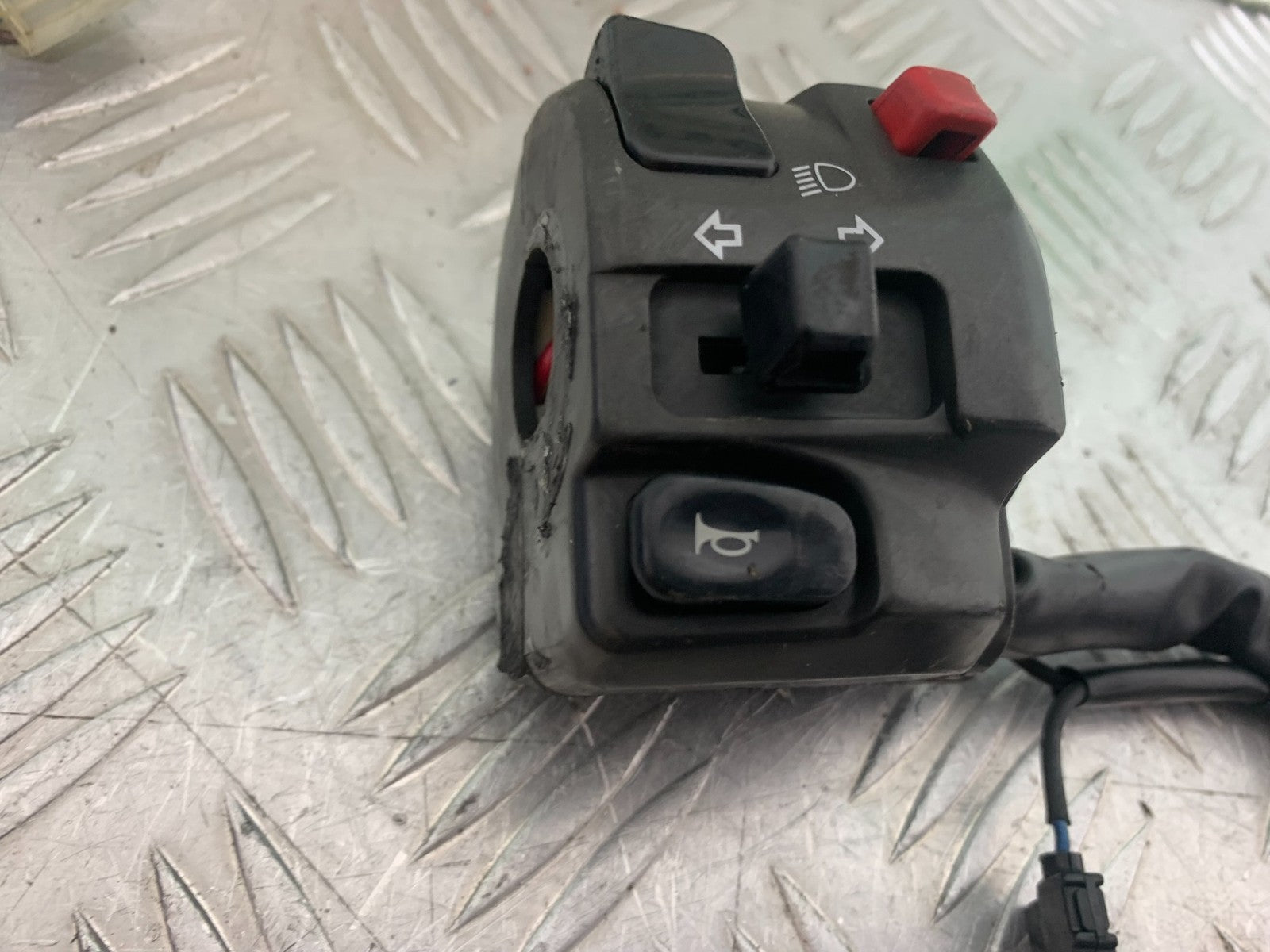 YAMAHA YZF R1 4C8 LEFT SWITCH GEAR YEAR 2007-2008 (CMB1237)
