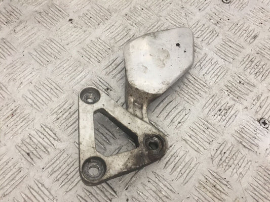 YAMAHA FZS600 FAZER 600 FRONT LEFT HANGER  YEAR 1998-2001 (STOCK 844)
