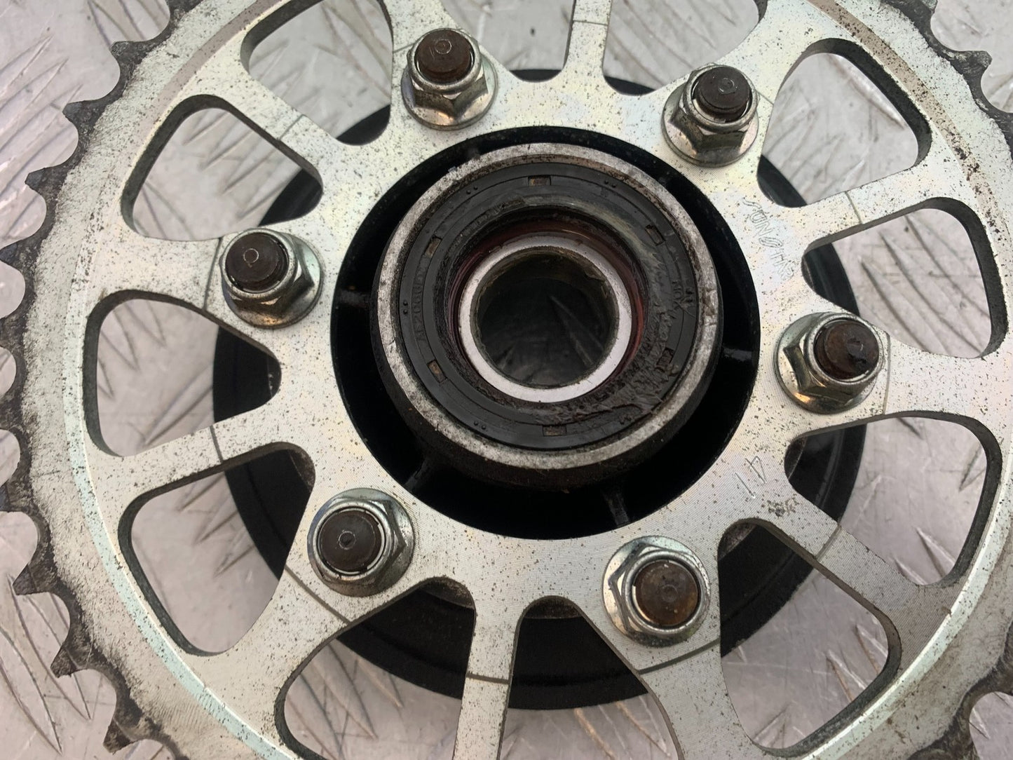 KAWASAKI Z1000 SX REAR SPROCKET CARRIER YEAR 2014-16 (CMB1264)