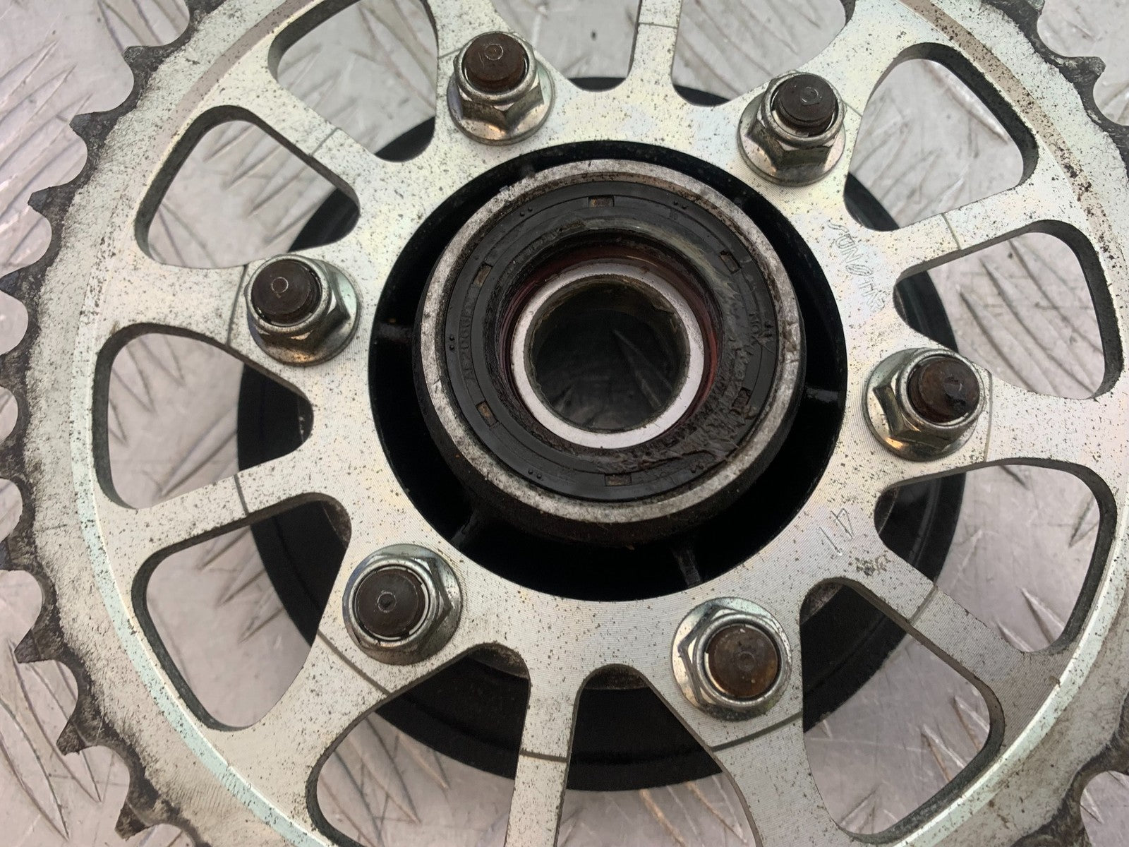 KAWASAKI Z1000 SX REAR SPROCKET CARRIER YEAR 2014-16 (CMB1264)