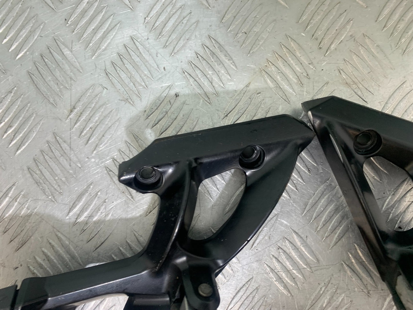 KAWASAKI GTR1400 GTR 1400 REAR HANGERS  YEAR 2007-2009 (CMB1306)