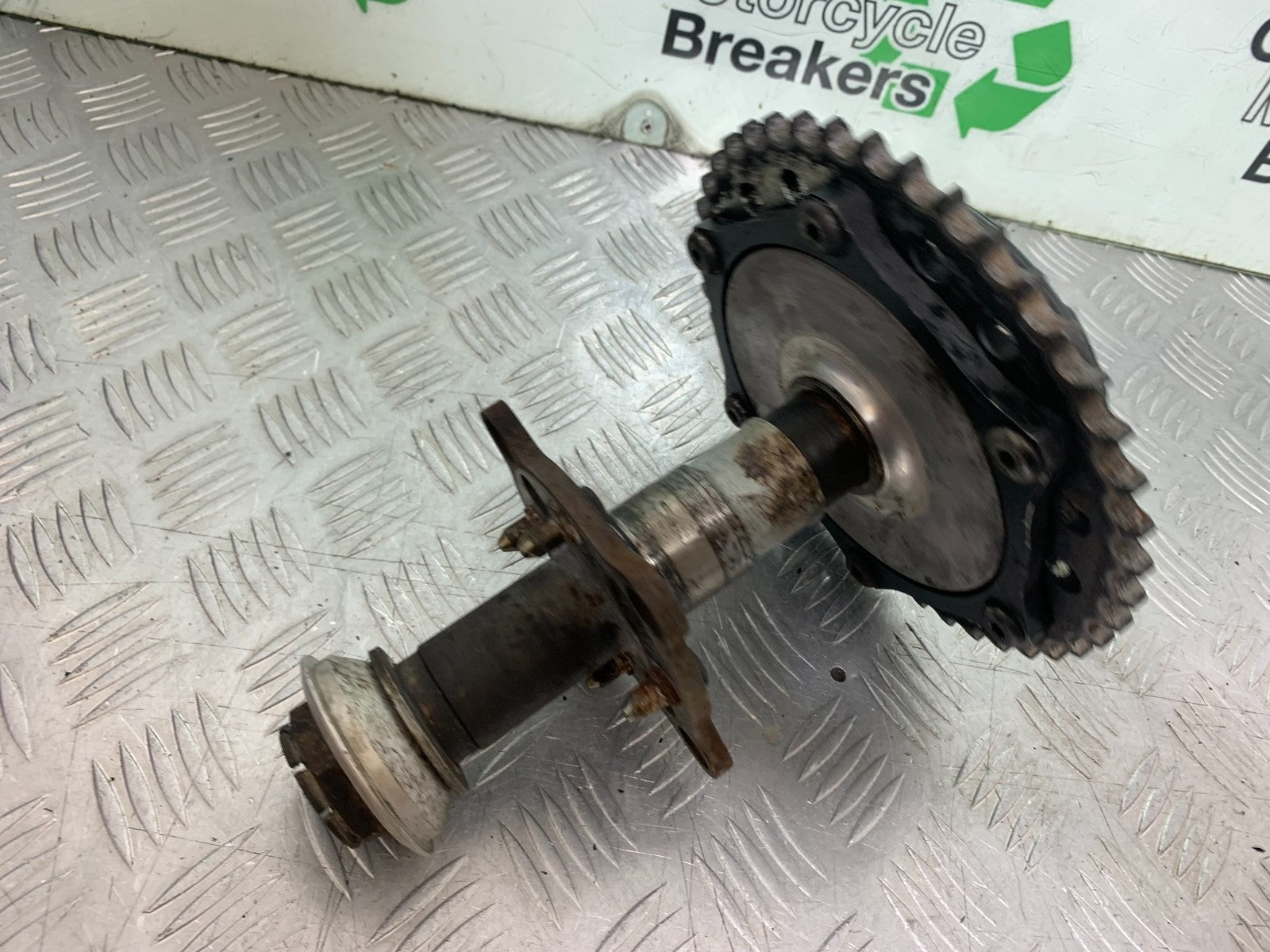 TRIUMPH 955i SPRINT ST REAR HUB DISC AND SPINDLE   YEAR 1999-04 (CMB1230)
