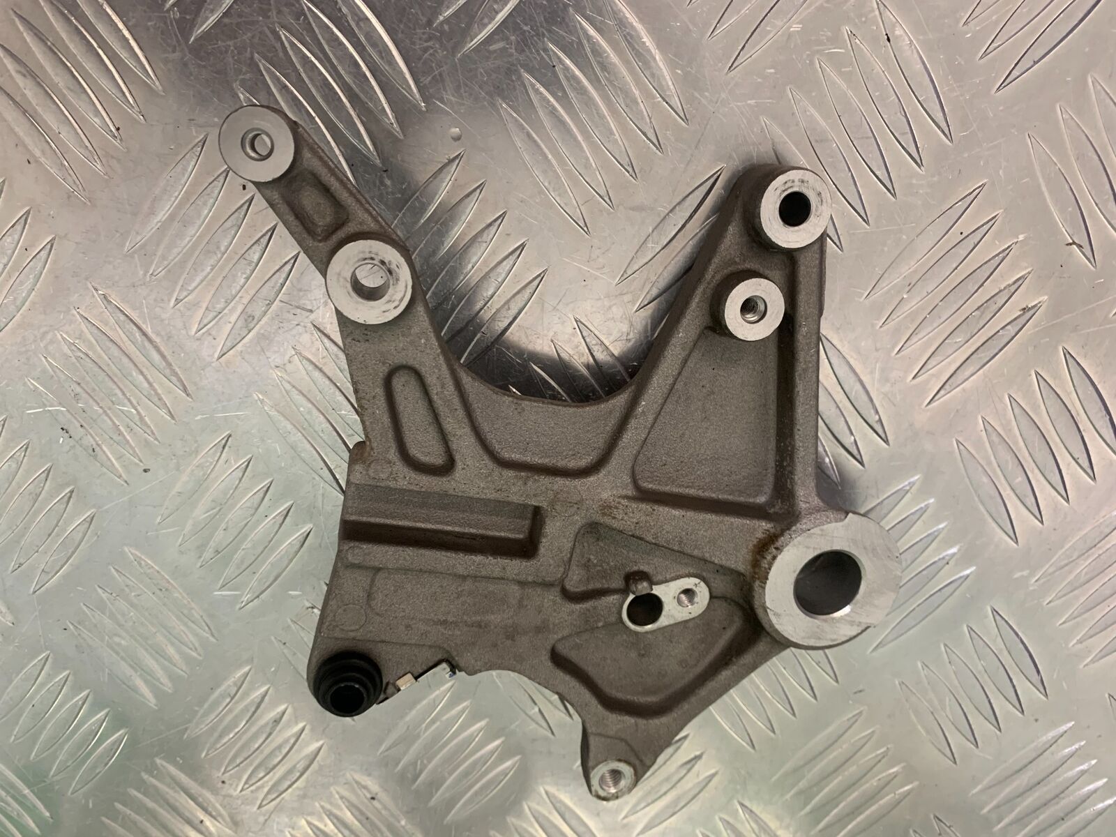 HONDA CRF1000 (DCT) AFRICA TWIN REAR CALIPER BRACKET   YEAR 2019 (STOCK 962)