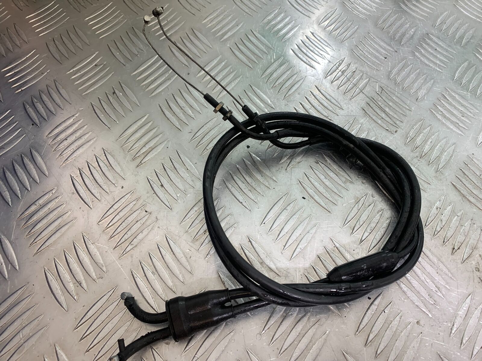 TRIUMPH TIGER 800 THROTTLE CABLES  YEAR 2011-2014 (CMB1113)