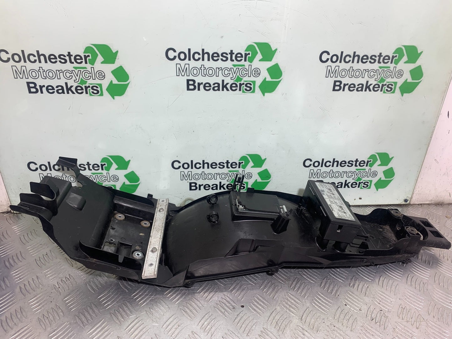 KAWASAKI GTR1400 GTR 1400 UNDERTRAY  YEAR 2007-2009 (CMB1174)