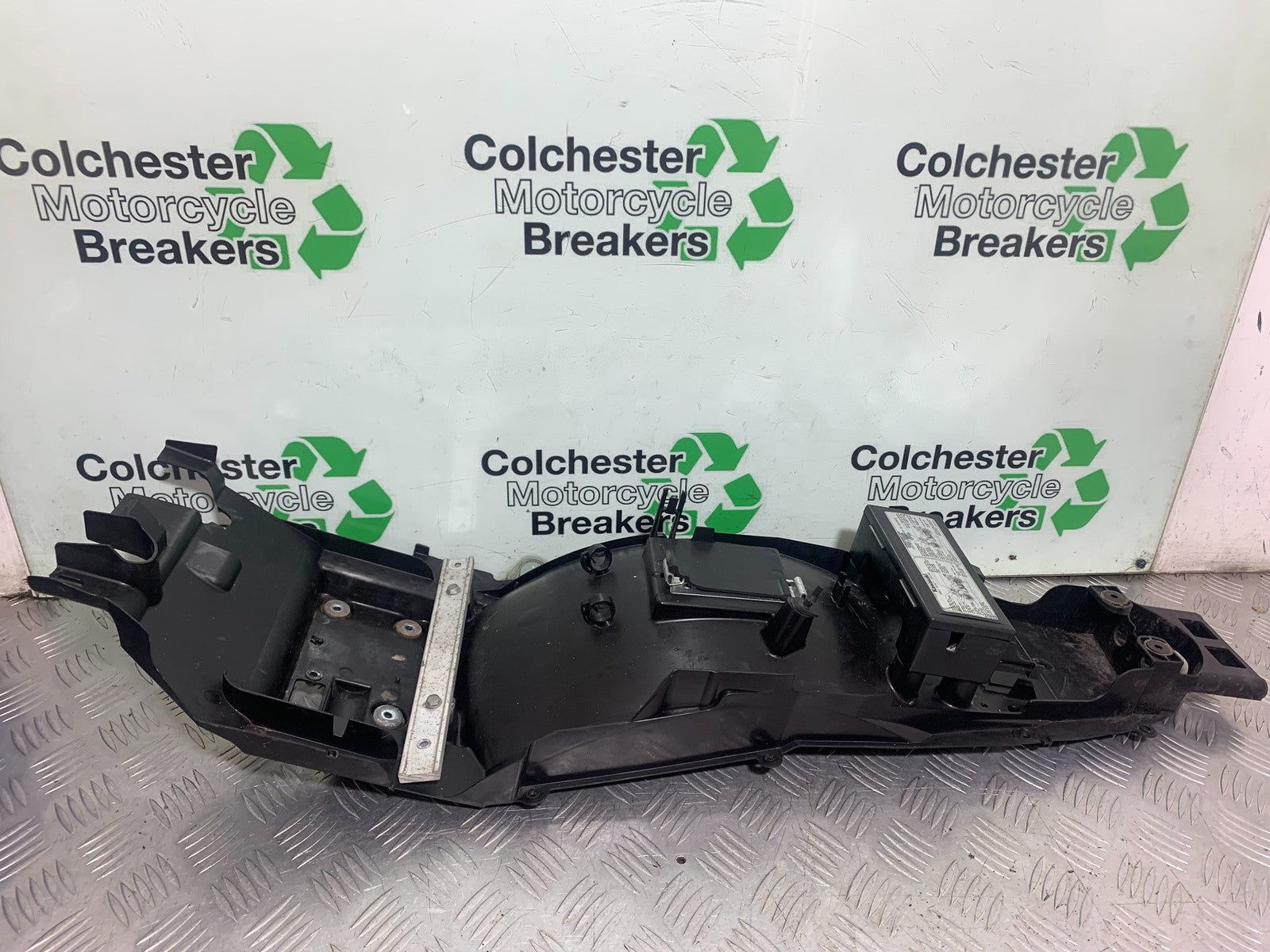 KAWASAKI GTR1400 GTR 1400 UNDERTRAY  YEAR 2007-2009 (CMB1174)