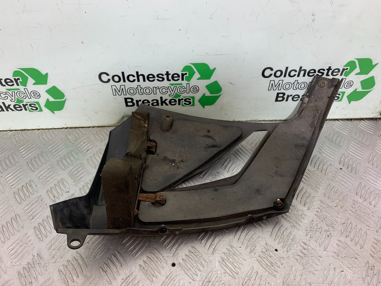 KAWASAKI GTR1400 GTR 1400 RIGHT BELLY PAN YEAR 2007-2009 (CMB1306)