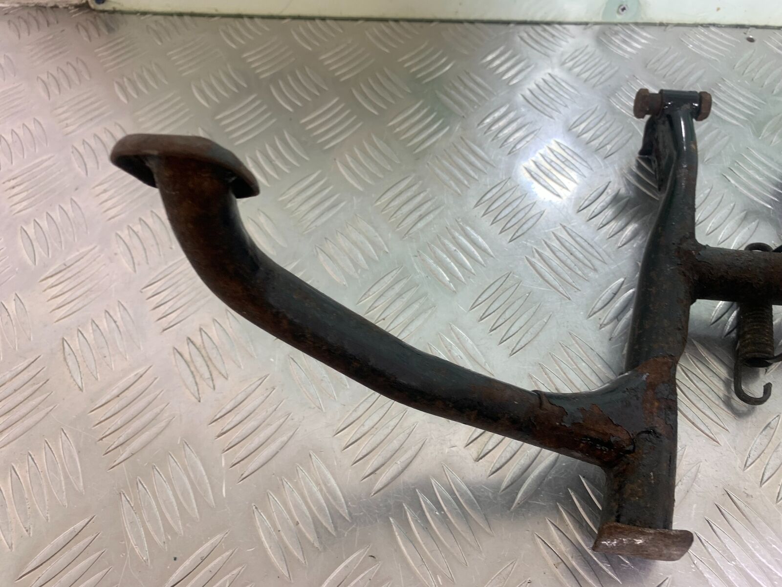 KAWASAKI ZR 750 ZEPHYR CENTER STAND   YEAR 1991-95 (CMB1008)