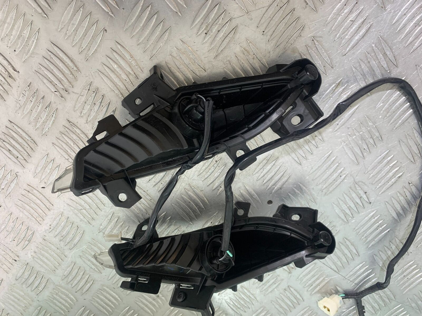 SUZUKI AN400 AN 400 BURGMAN FRONT INDICATORS   YEAR 2017-2024 (CMB1118)