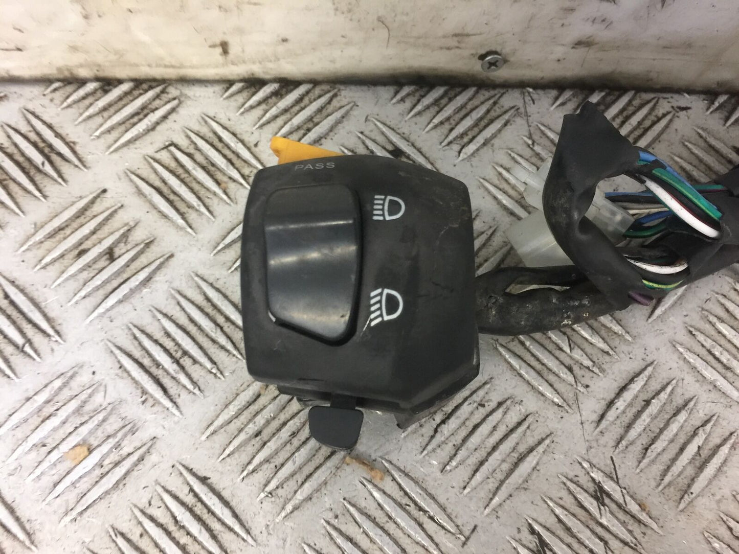 NECO ALEX ONE 125 LEFT SWITCH GEAR YEAR 2017 (STOCK 602)