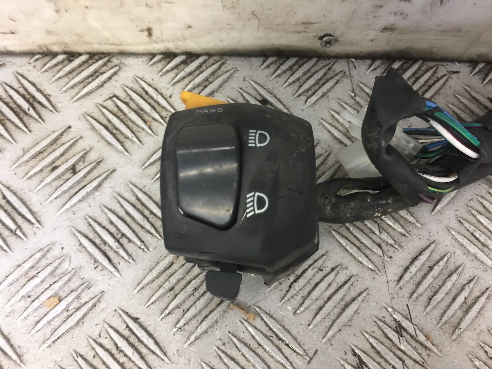 NECO ALEX ONE 125 LEFT SWITCH GEAR YEAR 2017 (STOCK 602)