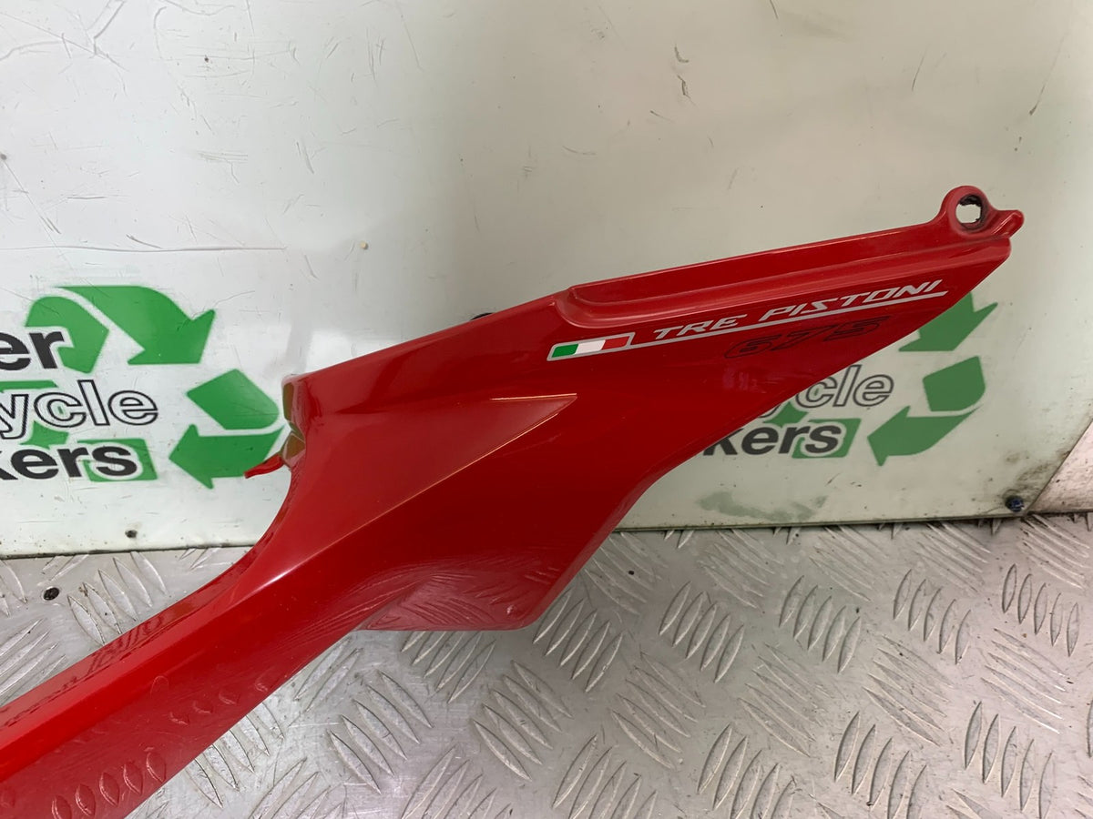 MV AGUSTA 675 F3 RIGHT SEAT PANEL  YEAR 2012-2016 (CMB1302)