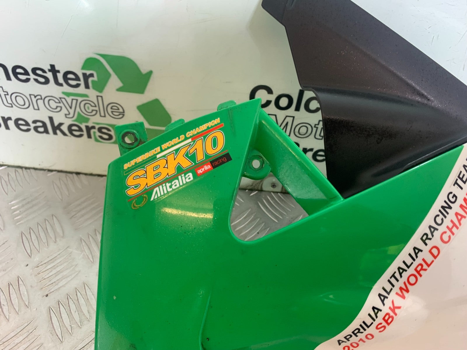 APRILIA RSV4 FACTORY LEFT LOWER FAIRING PANEL  YEAR 2009-2012 (CMB1224)