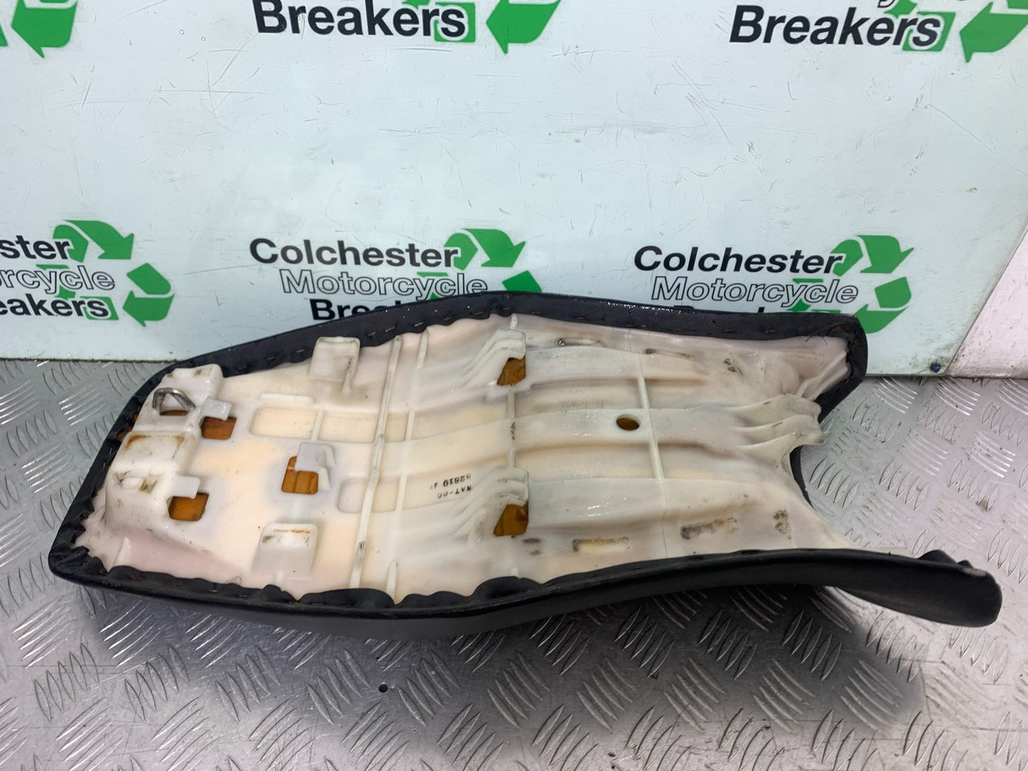 HONDA CBR1100 BLACKBIRD SEAT  YEAR 1999-2005 (CMB1232)