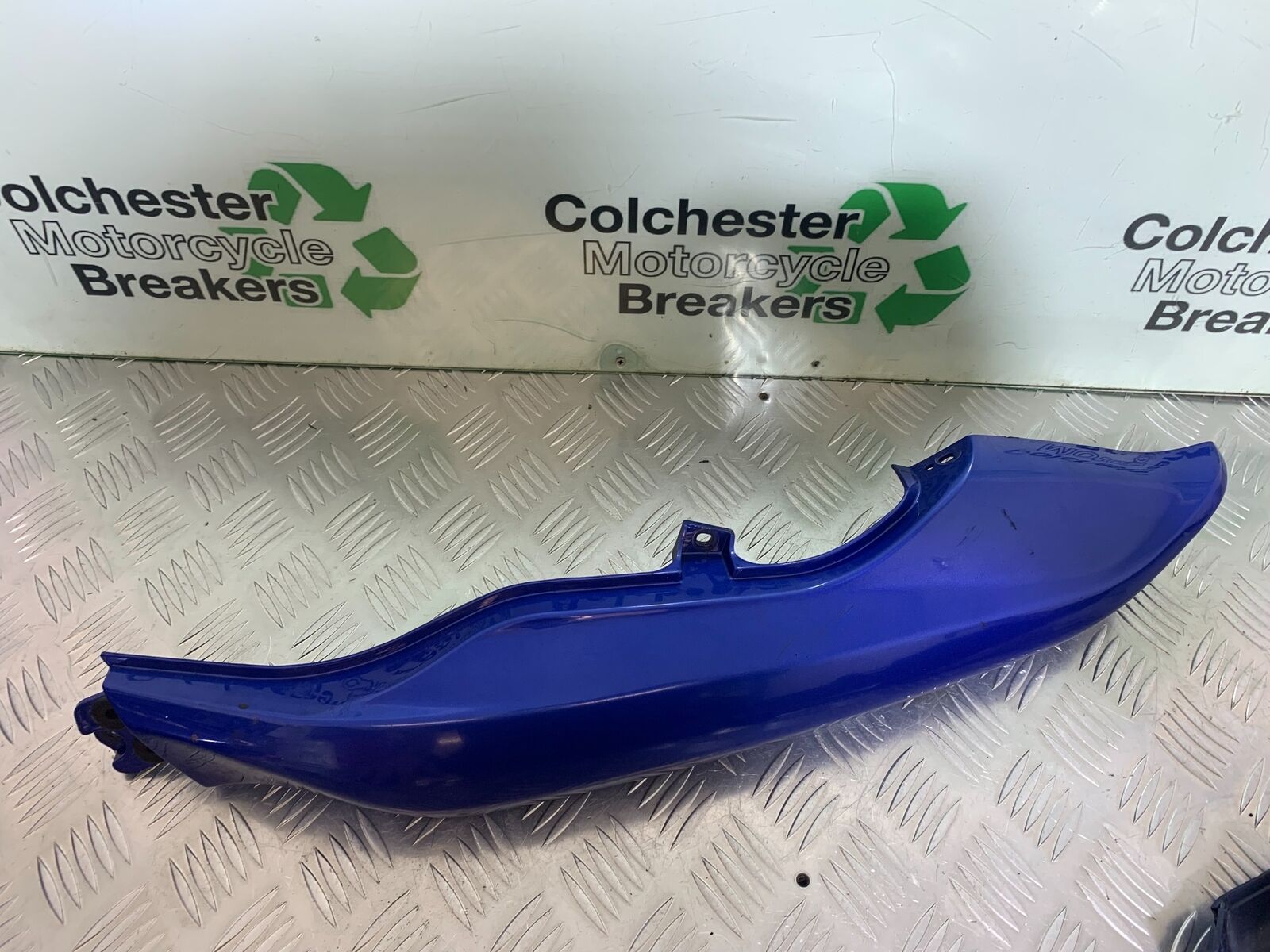 KAWASAKI ER5 ER 5 LEFT TAIL PIECE   YEAR 1997-2007 (CMB1003)