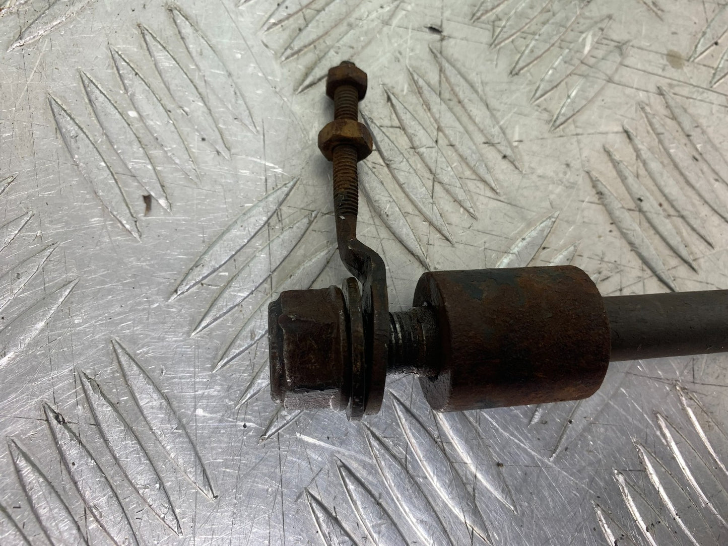 HONDA CG125 CG 125 REAR WHEEL SPINDLE & ADJUSTERS   YEAR 1998-2000 (CMB1282)