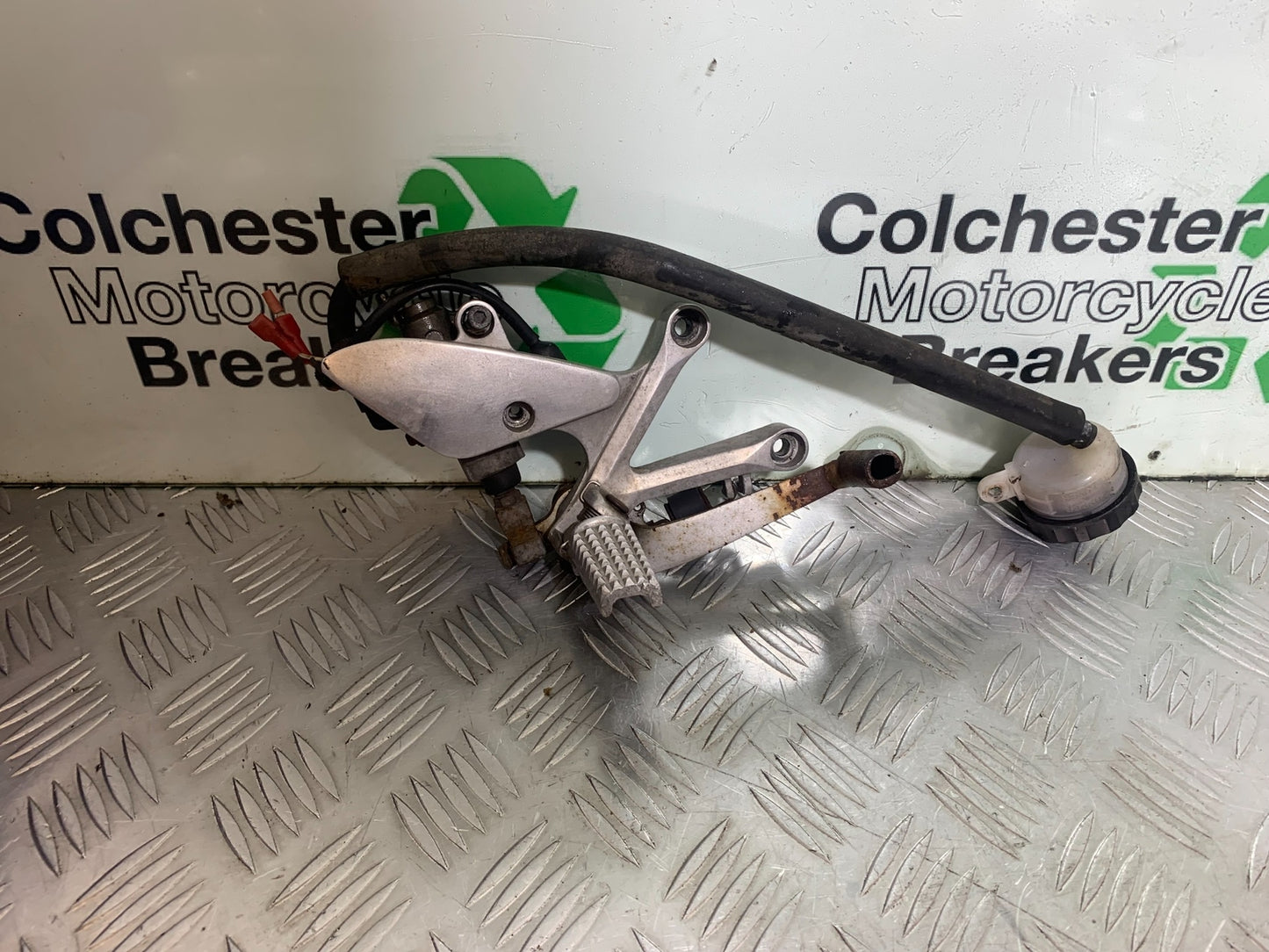 HONDA VFR750 VFR 750 FRONT RIGHT HANGER   YEAR 1994-1997 (CMB1156)