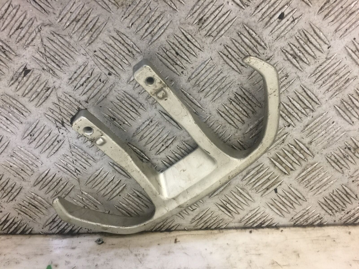 KAWASAKI ER5 GRAB RAIL 1998-2005 (STOCK 538)