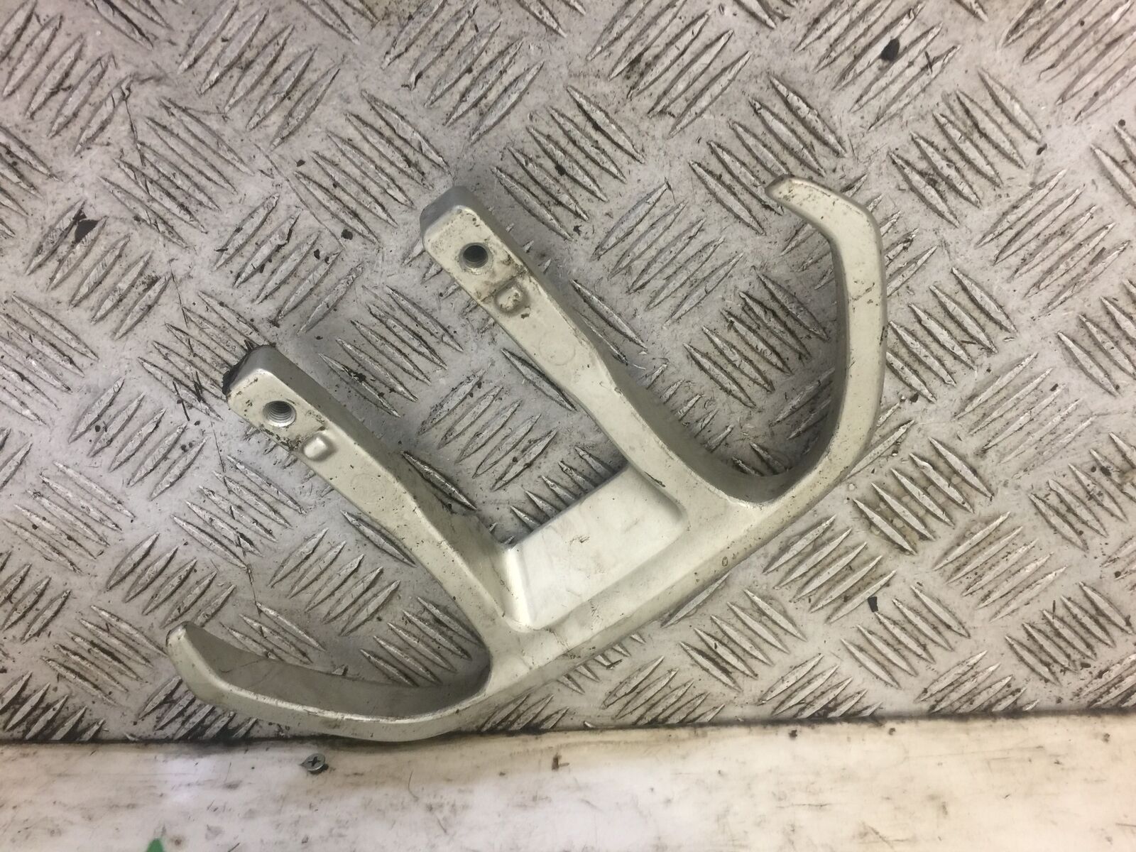 KAWASAKI ER5 GRAB RAIL 1998-2005 (STOCK 538)