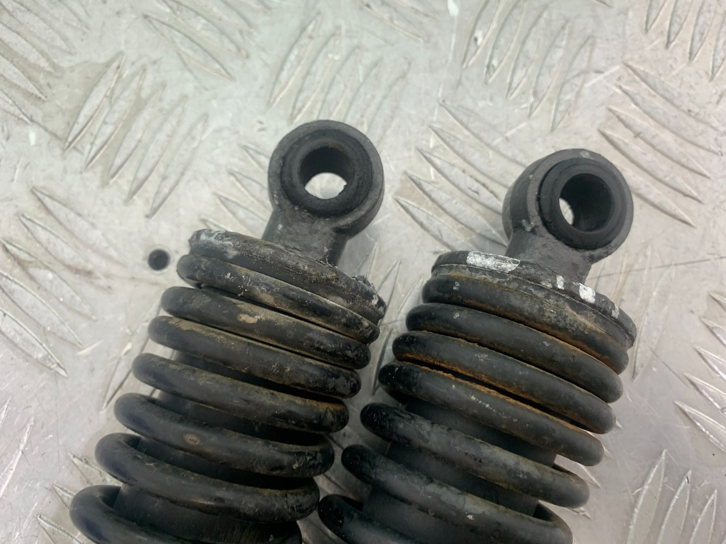 YAMAHA YBR125 YBR 125 REAR SHOCKS   YEAR 2010-2017 (CMB1163