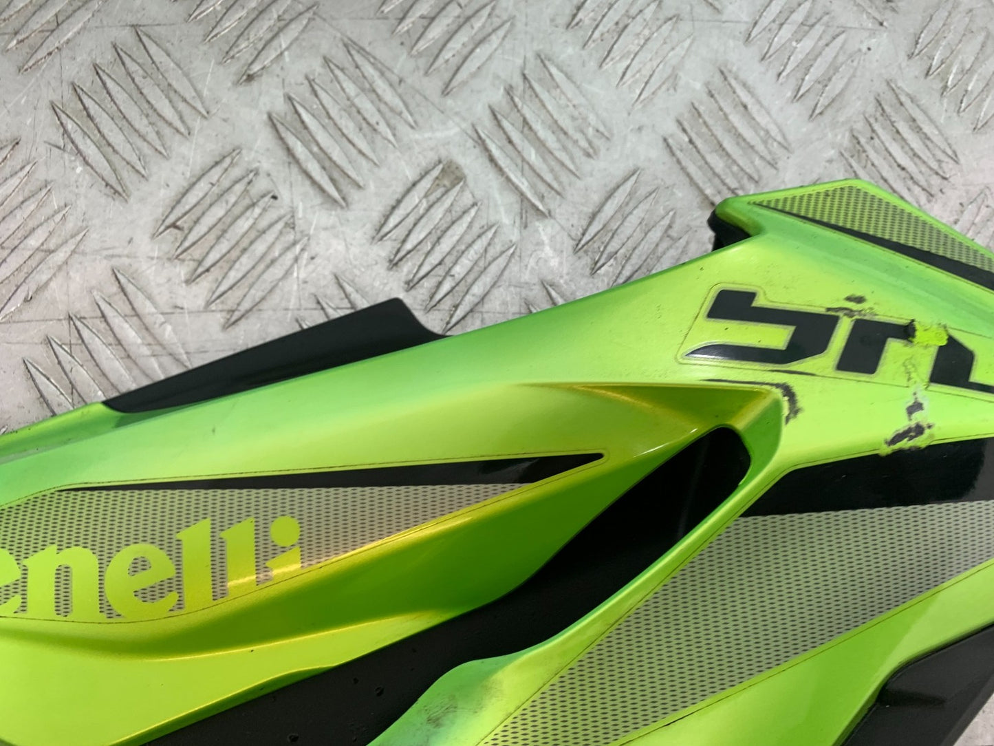 BENELLI BN125 BN 125 RIGHT SIDE FAIRING PANEL   YEAR 2018-2021 (CMB1245)