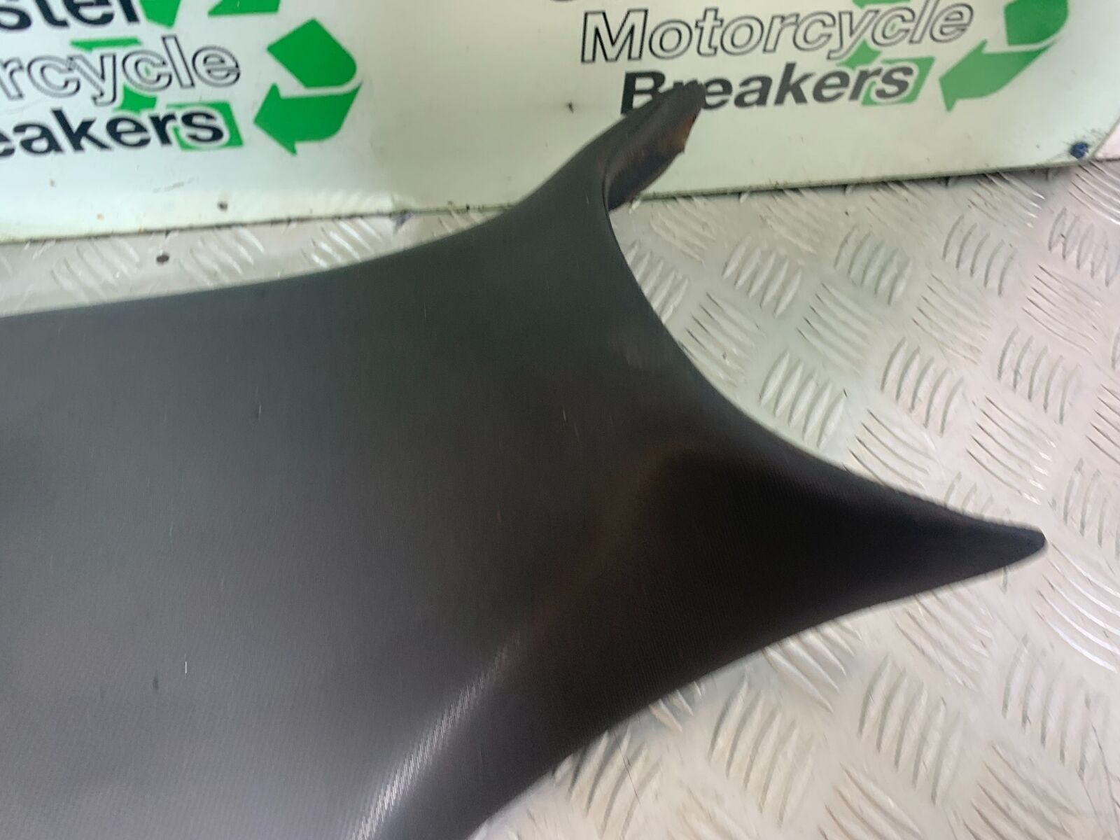 HONDA CBR650 F CBR 650F SEAT   YEAR 2014-17  (CMB1130)