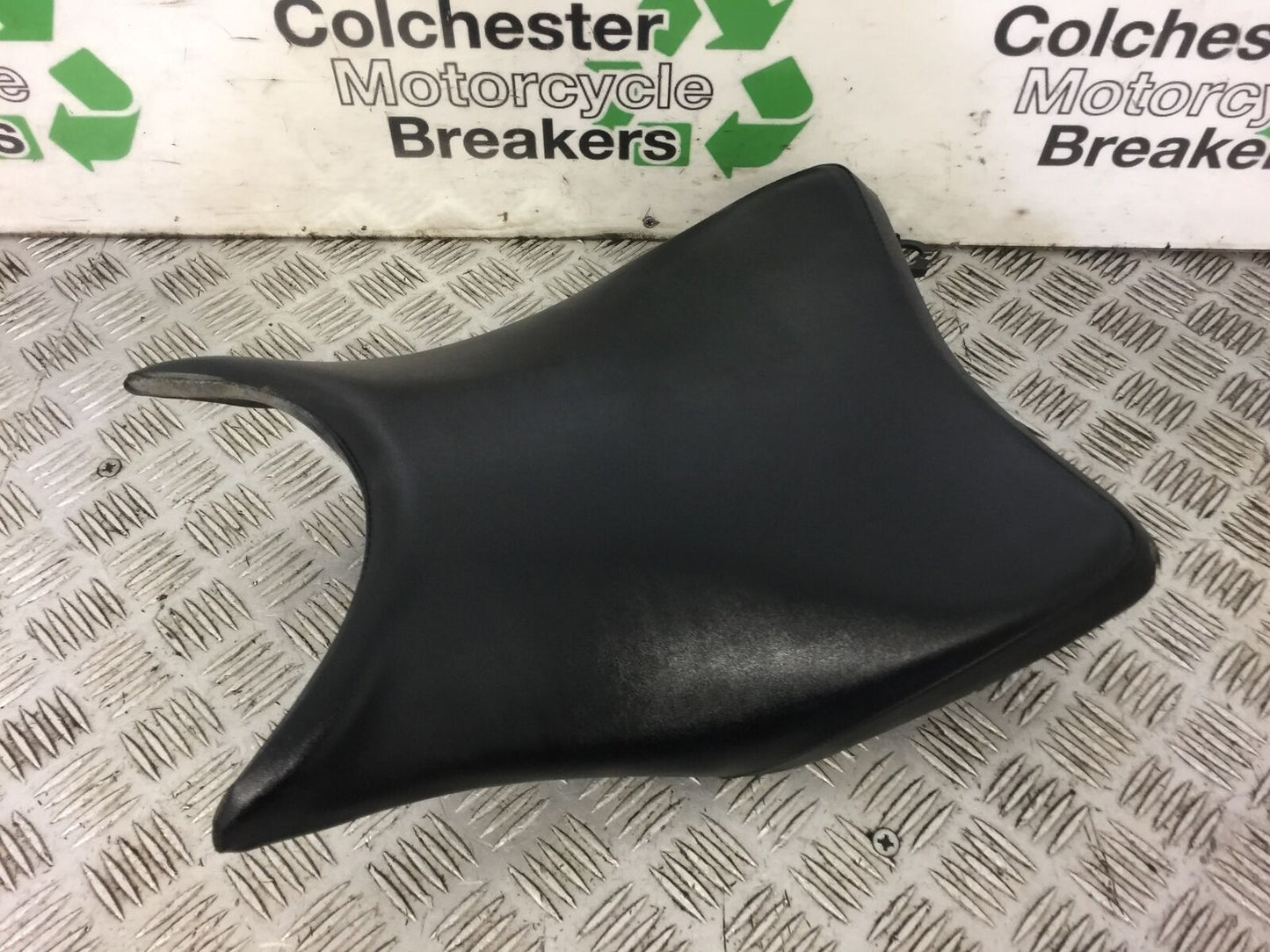 HONDA CBR125 CBR 125 FRONT SEAT  YEAR 2011-2017 (STOCK 501)