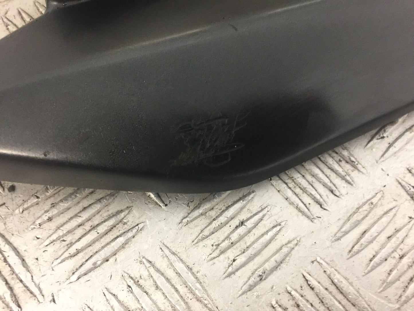 SUZUKI GSF1250 LEFT SIDE PANEL YEAR 2012-2014 (STOCK 650)