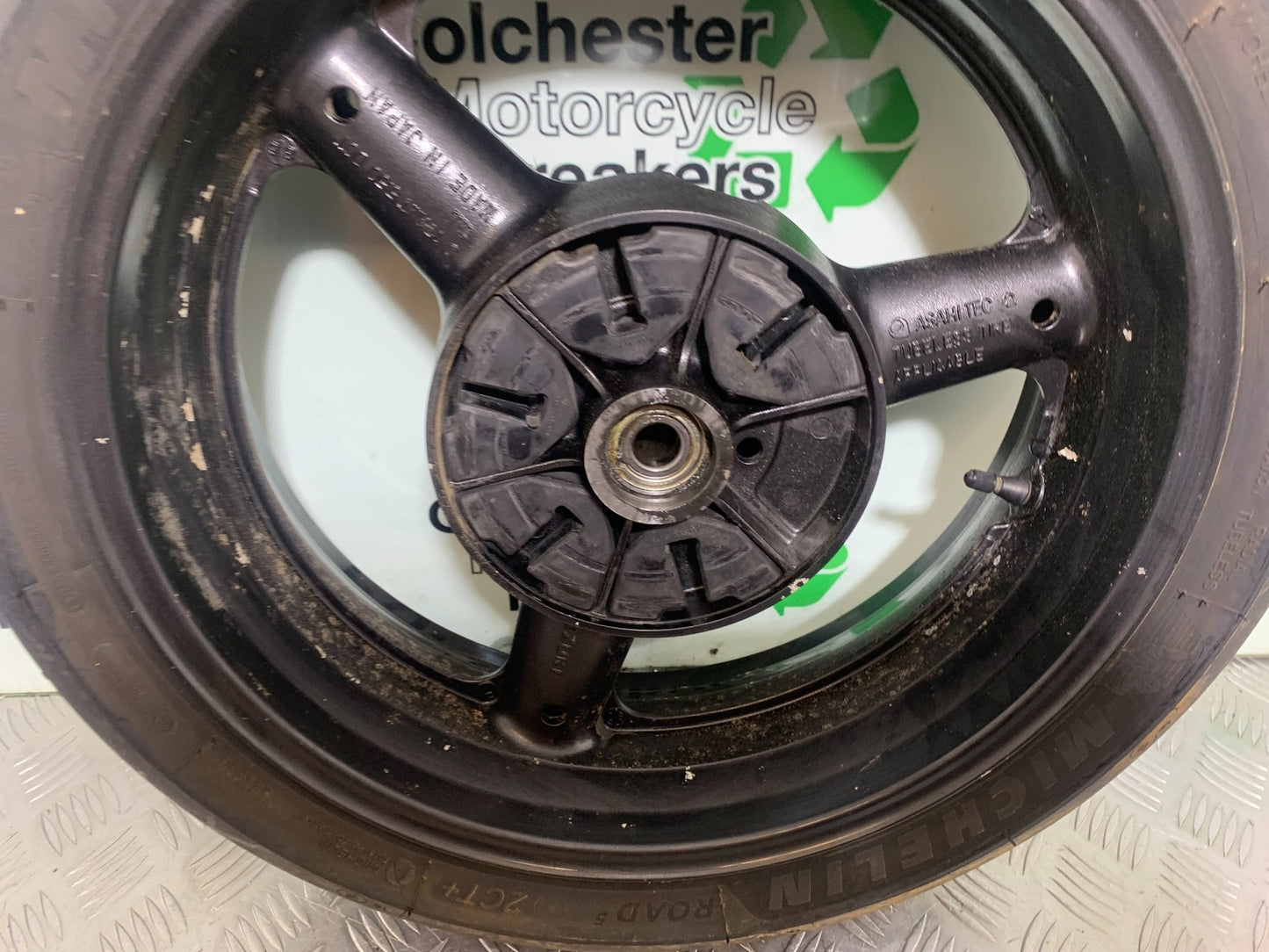 SUZUKI GSF1200  GSF 1200 BANDIT REAR WHEEL  YEAR 1997-2000 (CMB1149)