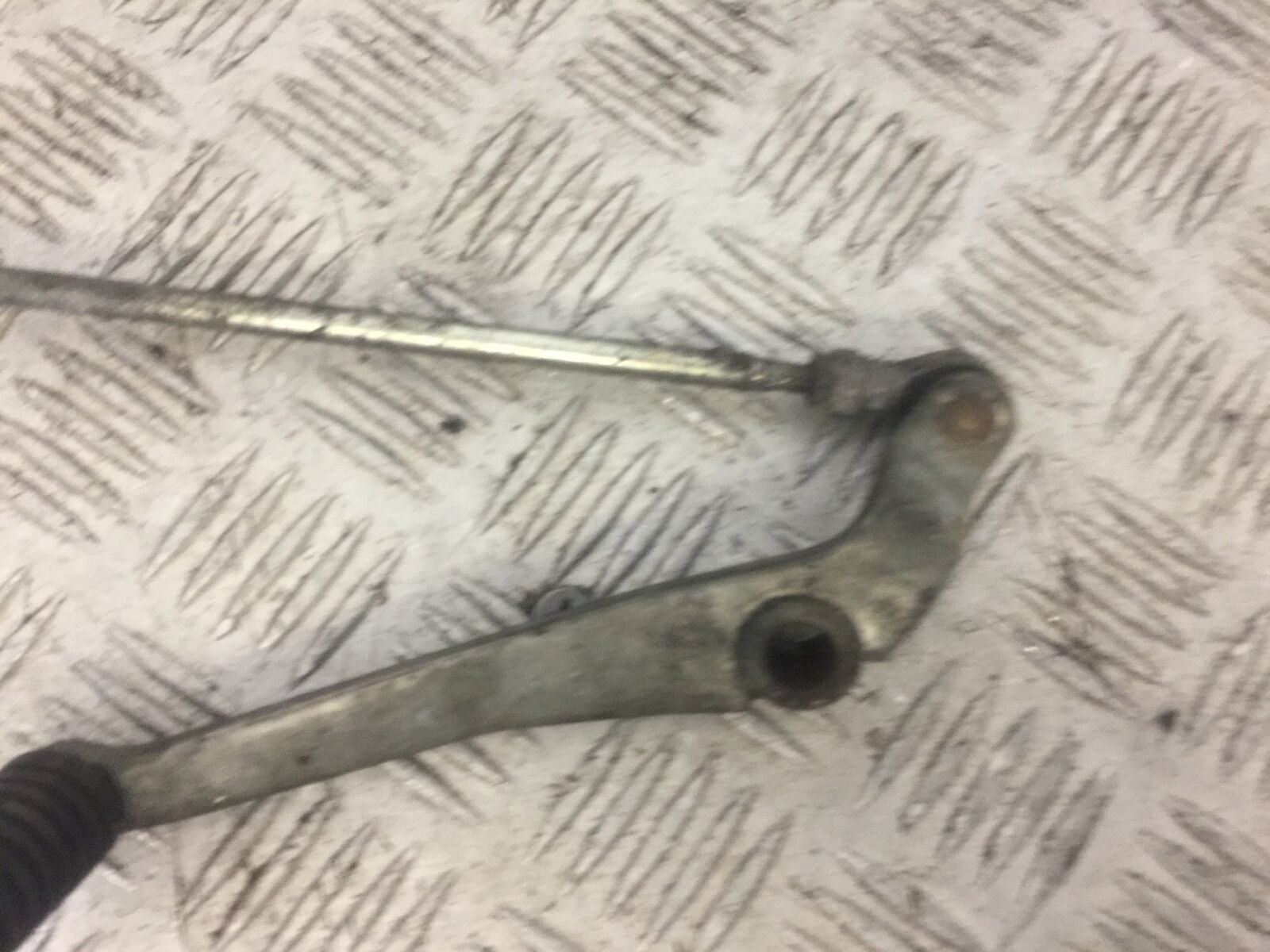 YAMAHA FZ6 GEAR LEVER  YEAR 2004 (STOCK 693)