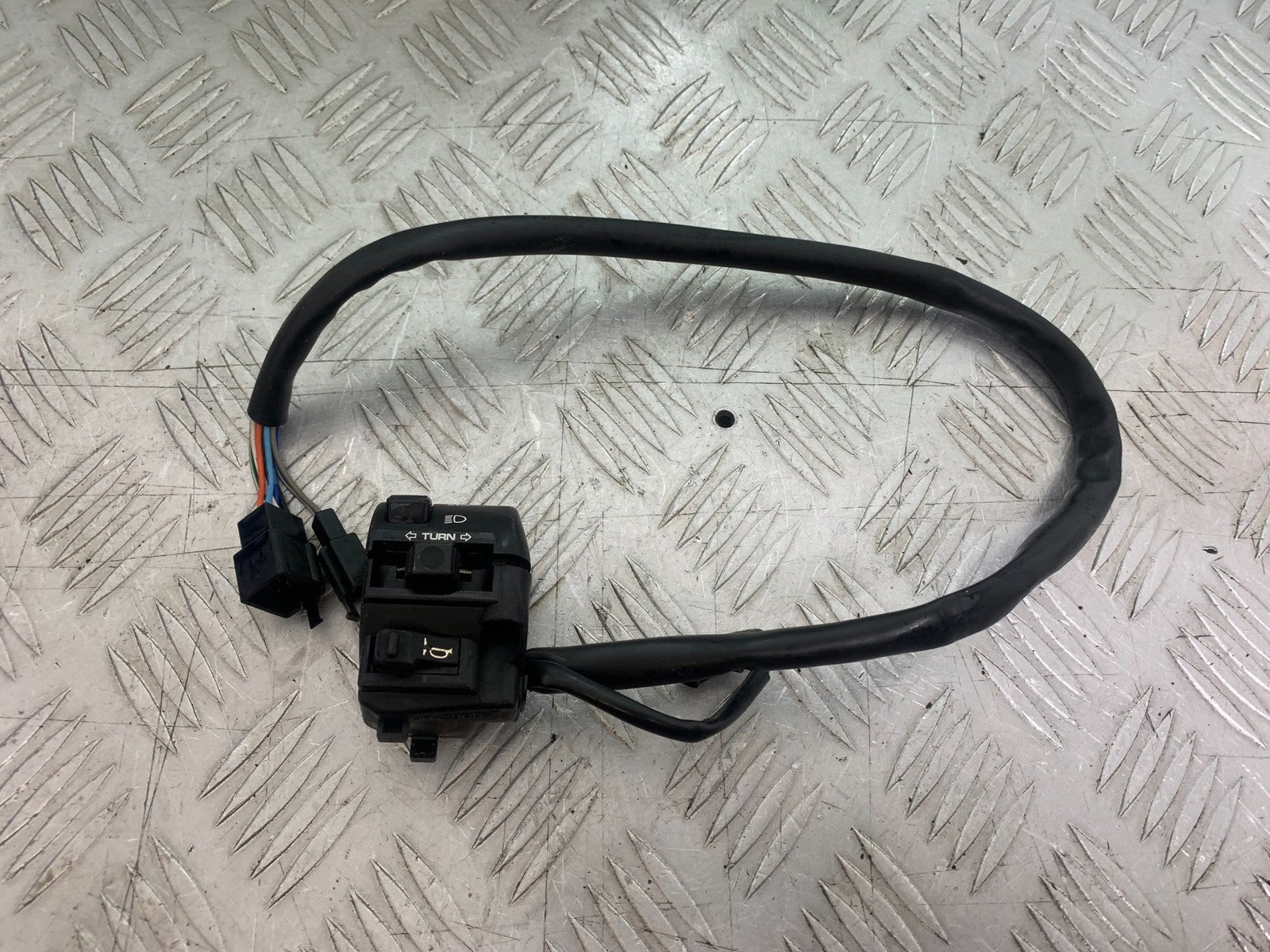 HONDA XL125 VARADERO LEFT SWITCH GEAR  YEAR 2001-2006  (CMB1210)