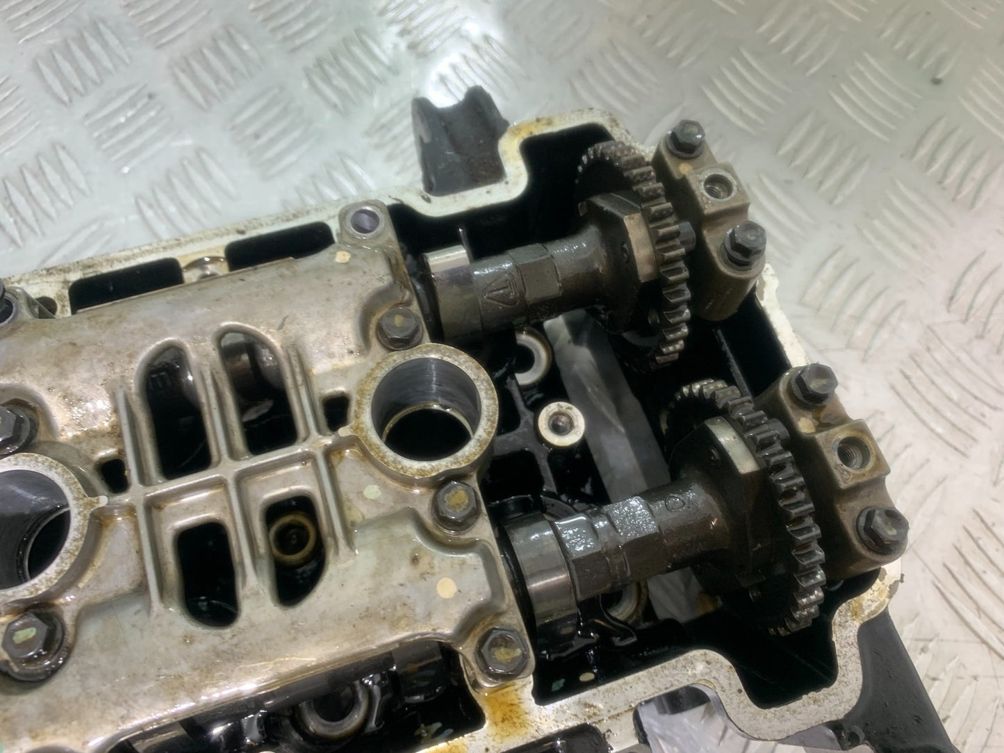 TRIUMPH 1050 SPRINT GT CYLINDER HEAD AND CAMSHAFTS   YEAR 2010-2016 (CMB1250)