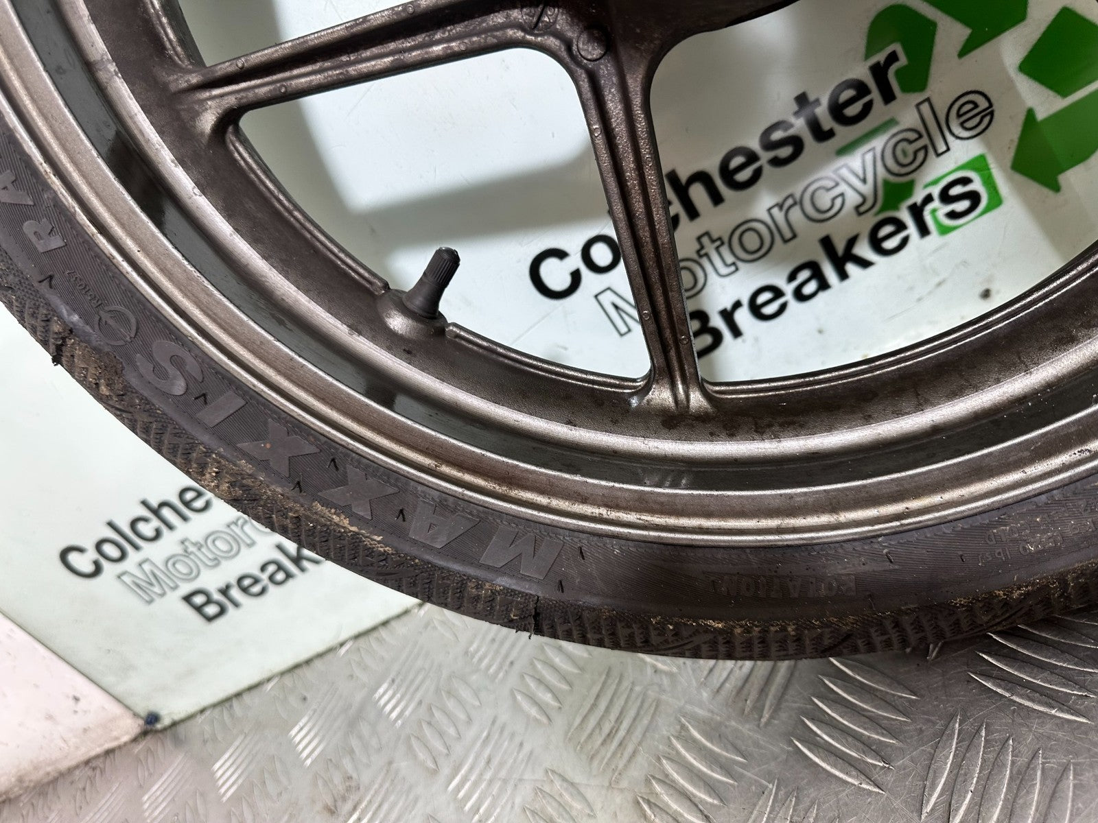 KAWASAKI ER6 F ER6F FRONT WHEEL AND TYRE YEAR 2005-2008 (CMB1178)