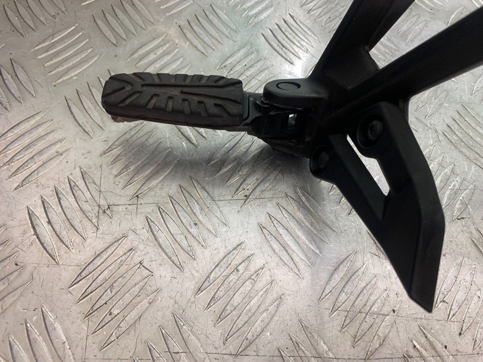 KTM 390 ADVENTURE REAR HANGERS AND PEGS   YEAR 2020-24 (CMB1240)
