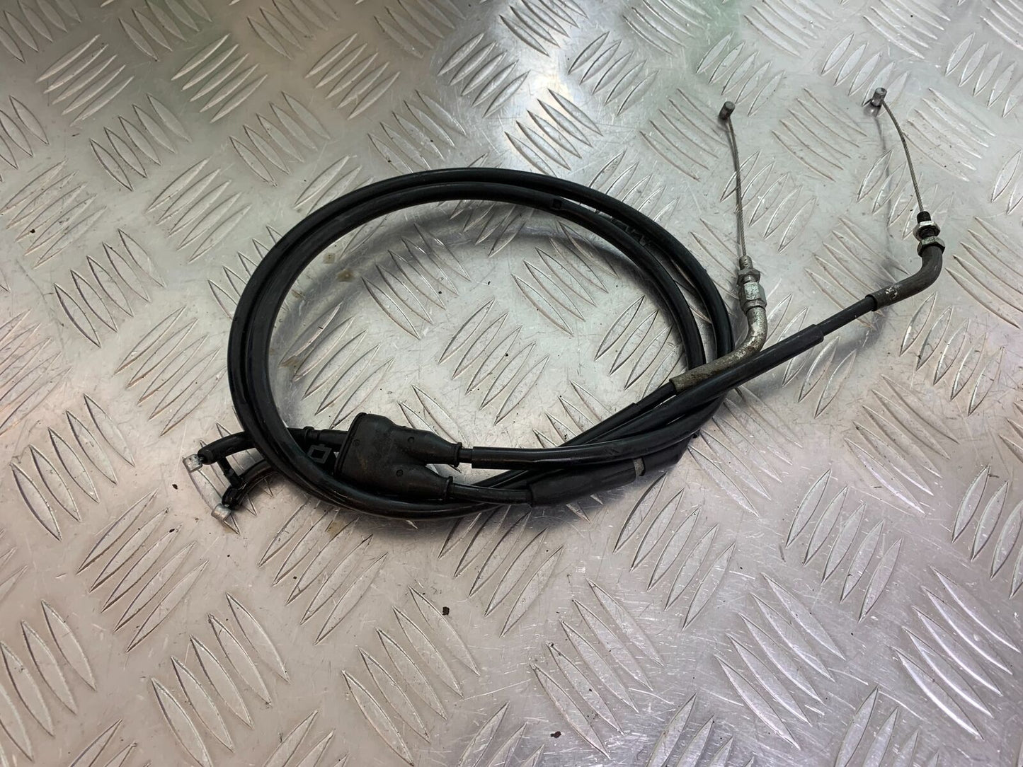 YAMAHA FJR1300 FJR 1300 THROTTLE CABLES  YEAR 2001-05 (CMB1005)