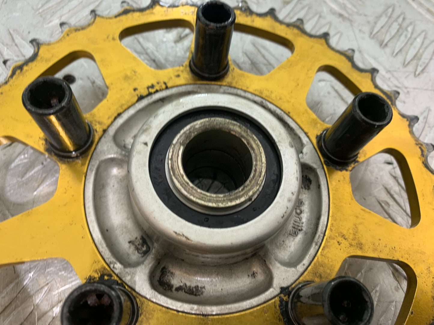 APRILIA TUONO 1000 V4 SPROCKET CARRIER  YEAR 2013-2014 (CMB1239)