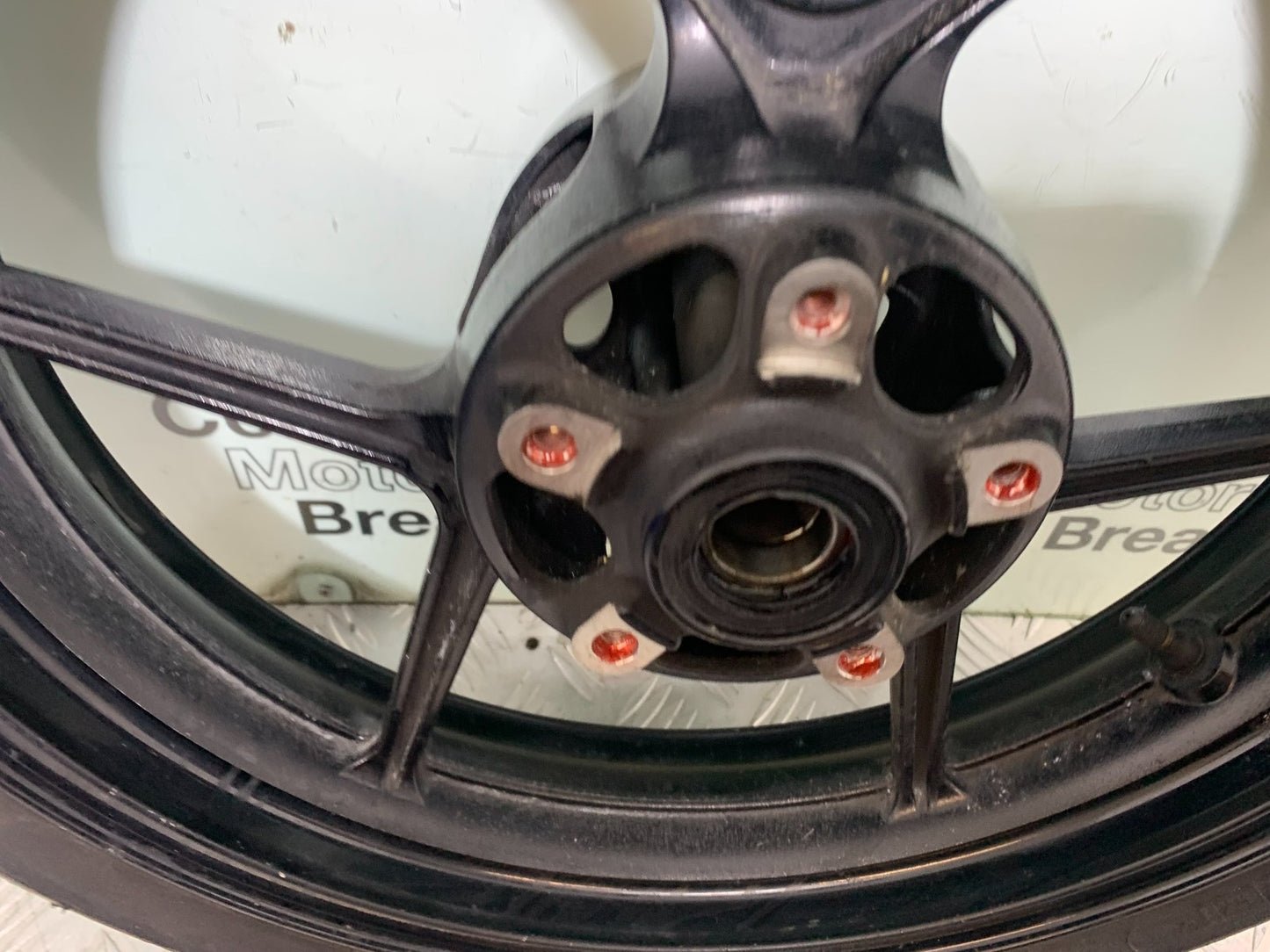 KAWASAKI ZX10R ZX10 R FRONT WHEEL (GOOD TYRE)  2008-2010 (CMB1301)