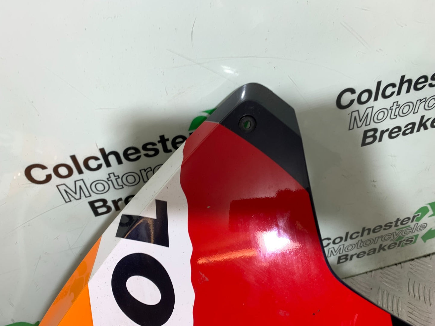 HONDA CBR1000 RR RIGHT FAIRING PANEL YEAR  2008-2011 (CMB1330)