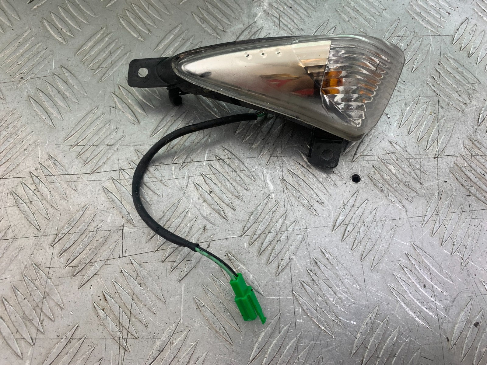 SUZUKI GW250 GW 250 INAZUMA FRONT RIGHT INDICATOR   YEAR 2013-2018  (CMB1205)