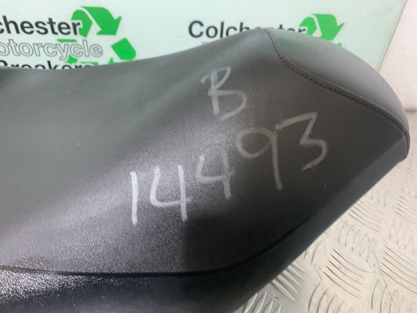 SUZUKI AN400 AN 400 BURGMAN SEAT YEAR 2017-2024 (CMB1118)