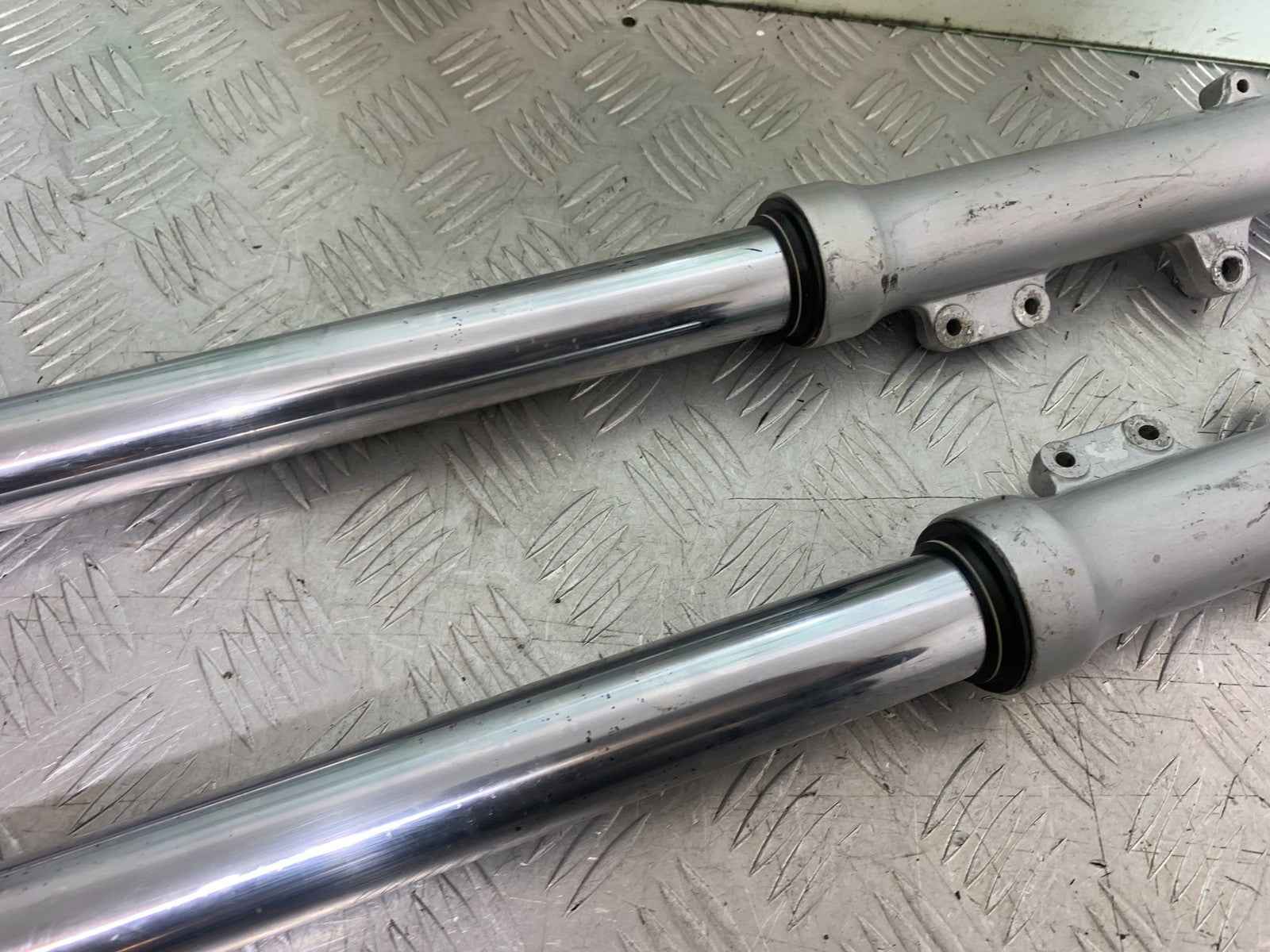 TRIUMPH TROPHY 900 FORKS  YEAR 1991-95 (CMB1251)