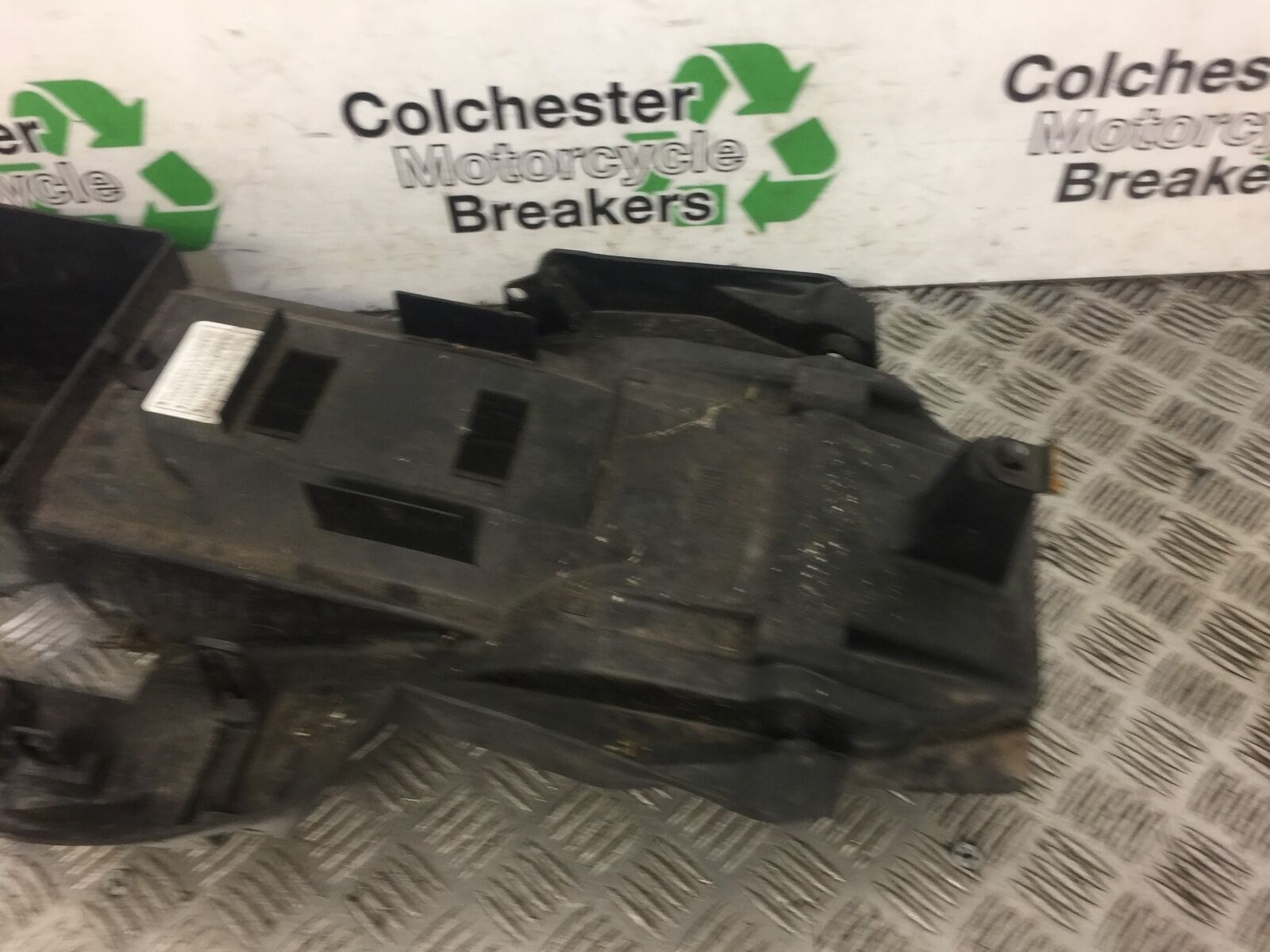 HONDA XL125 VARADERO UNDERTRAY  YEAR 2004 STOCK NO 409