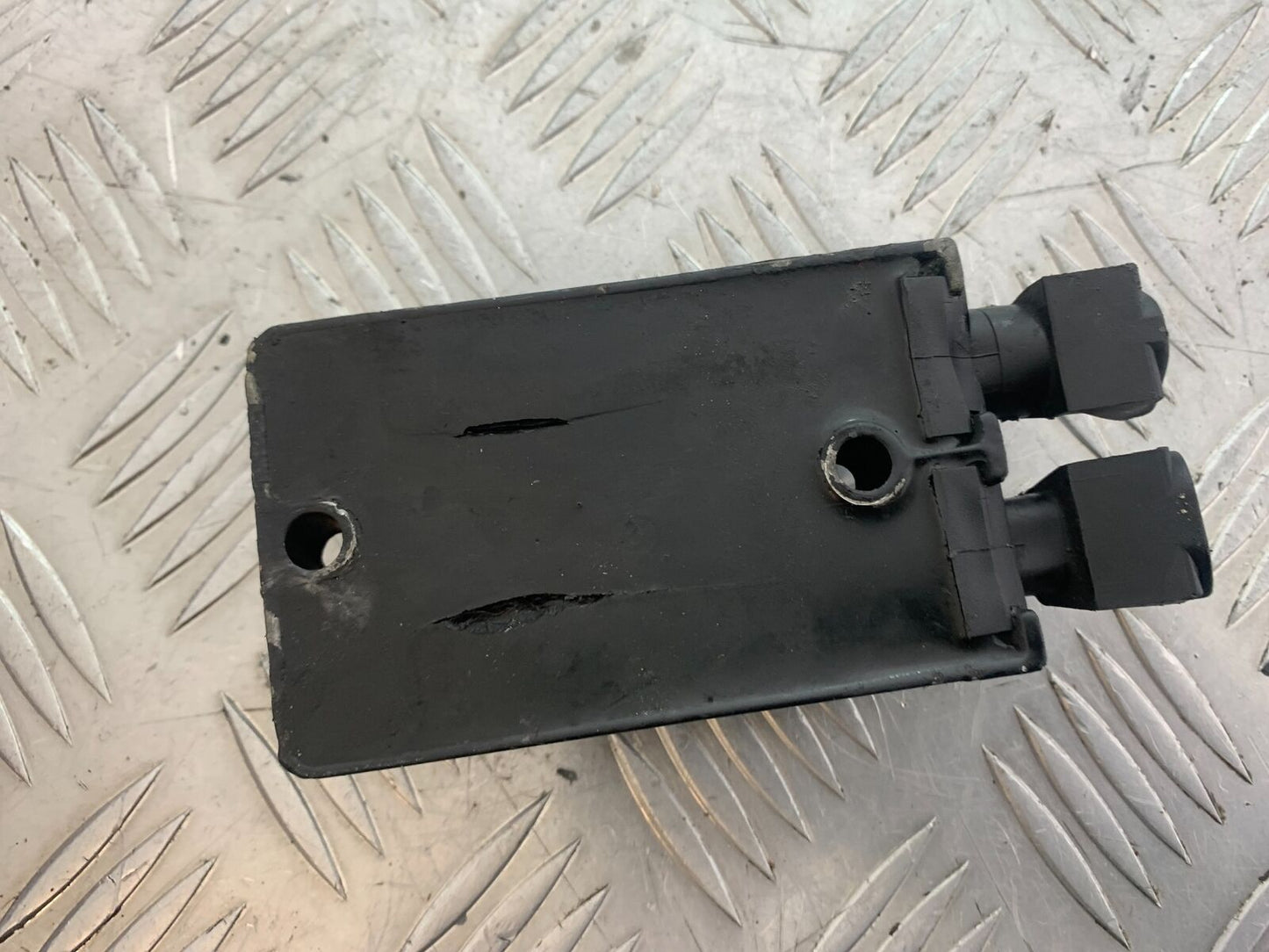 HARLEY DAVIDSON XL883 N IROD REGULATOR  YEAR 2020  (CMB1116)