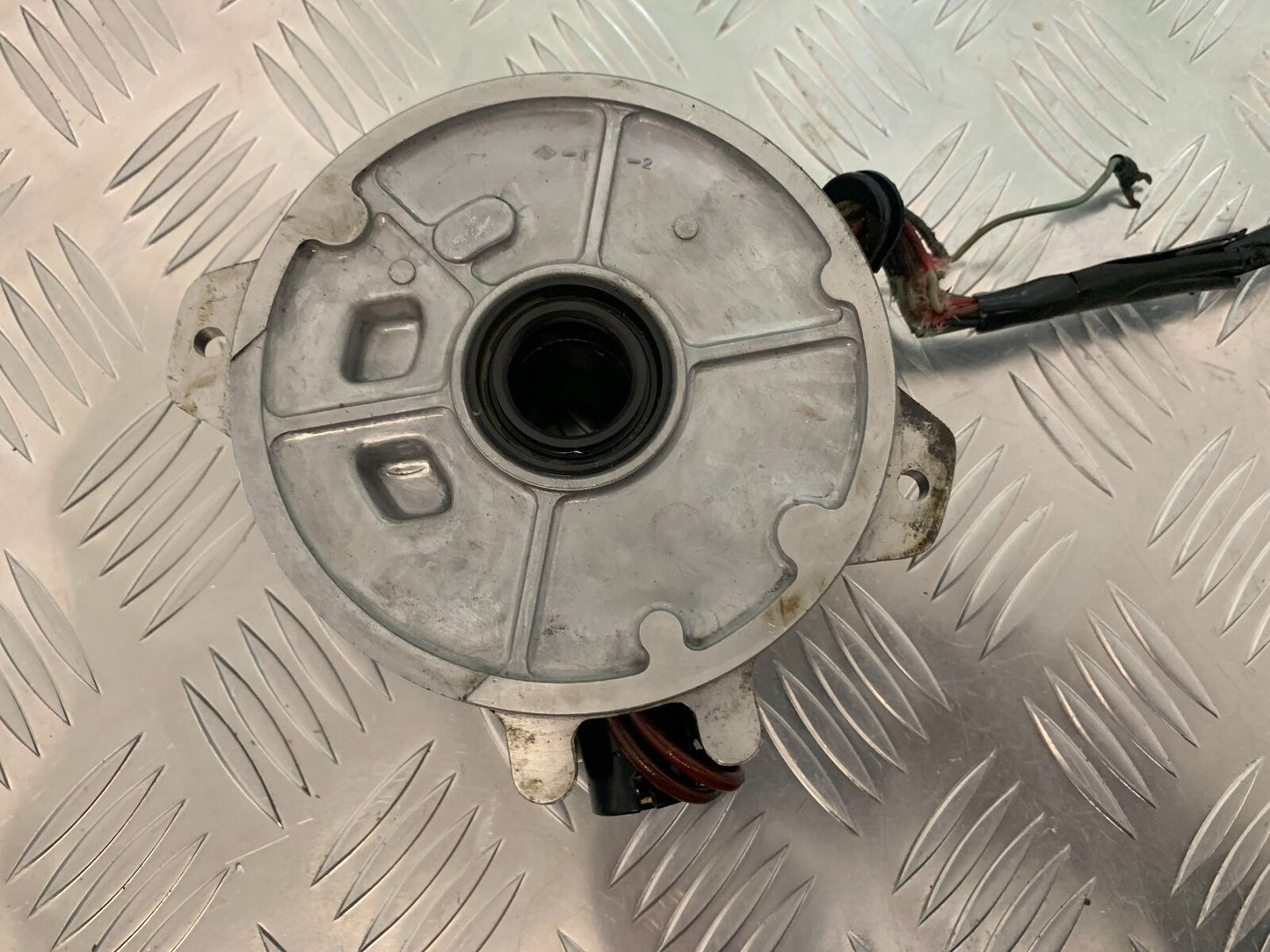 YAMAHA XT250 XT 250 GENERATOR AND ROTOR    YEAR 1980-1982  (STOCK 944)