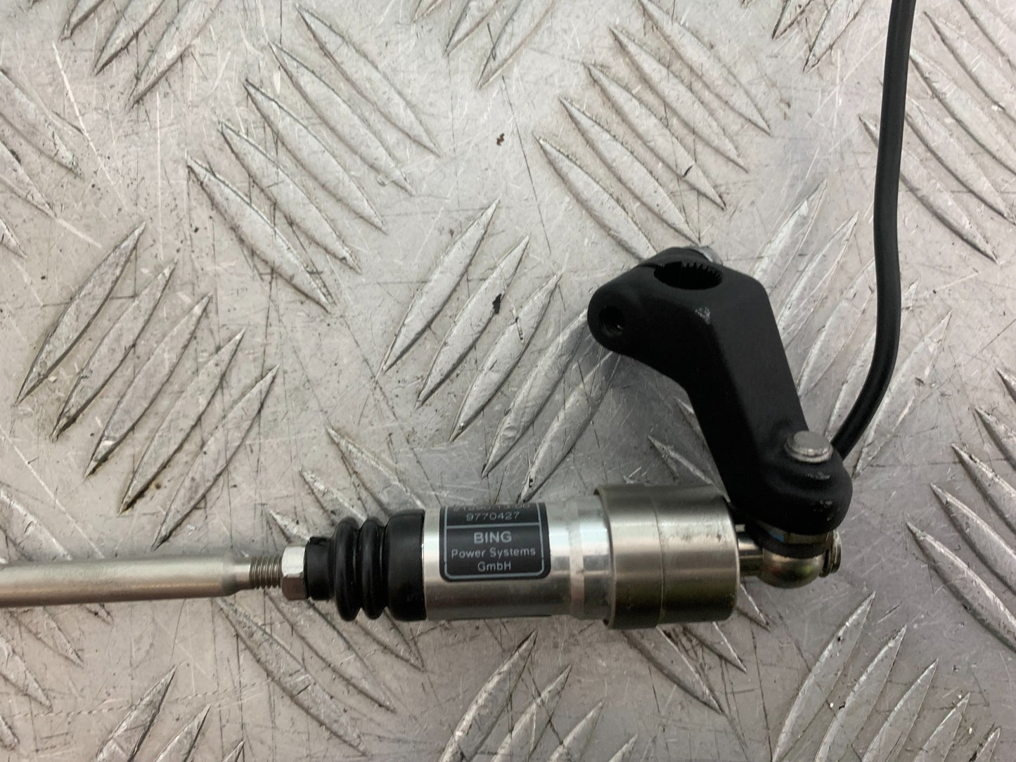 TRIUMPH TRIDENT 660 QUICKSHIFTER   YEAR 2021-2024 (CMB1295)