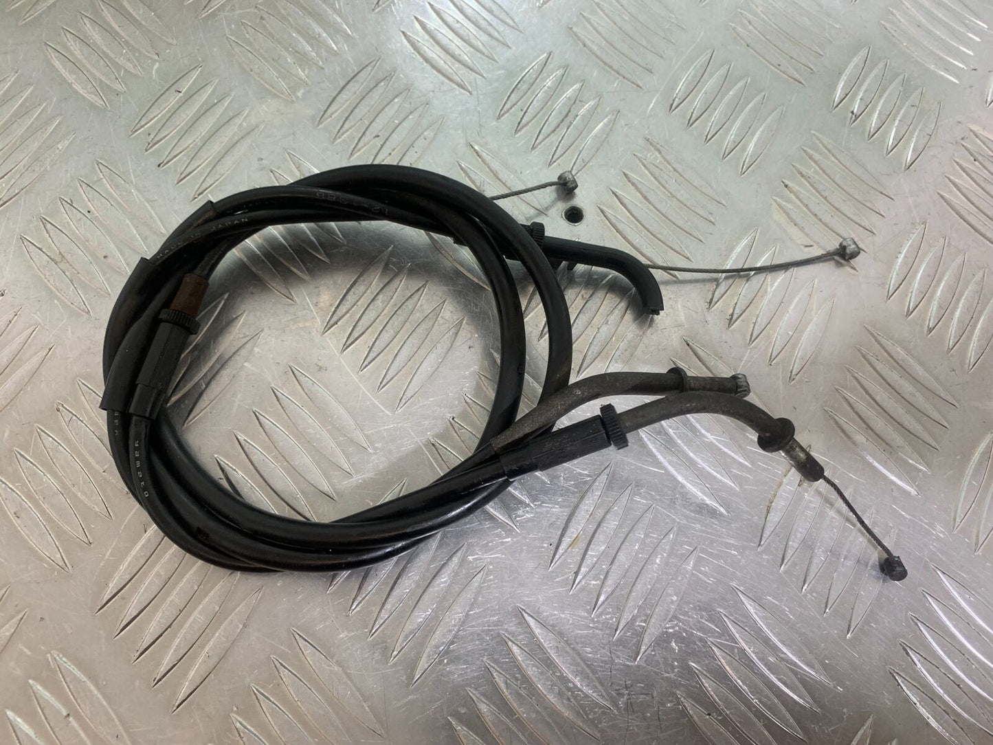 KAWASAKI ZR 750 ZEPHYR THROTTLE CABLES   YEAR 1991-95 (CMB1008)