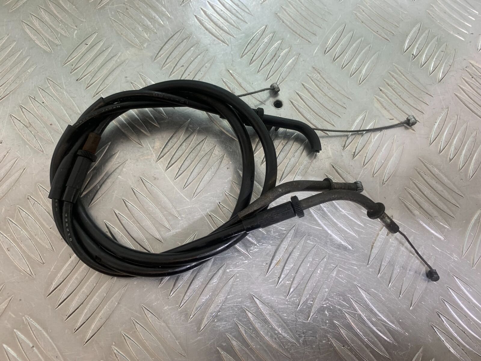 KAWASAKI ZR 750 ZEPHYR THROTTLE CABLES   YEAR 1991-95 (CMB1008)